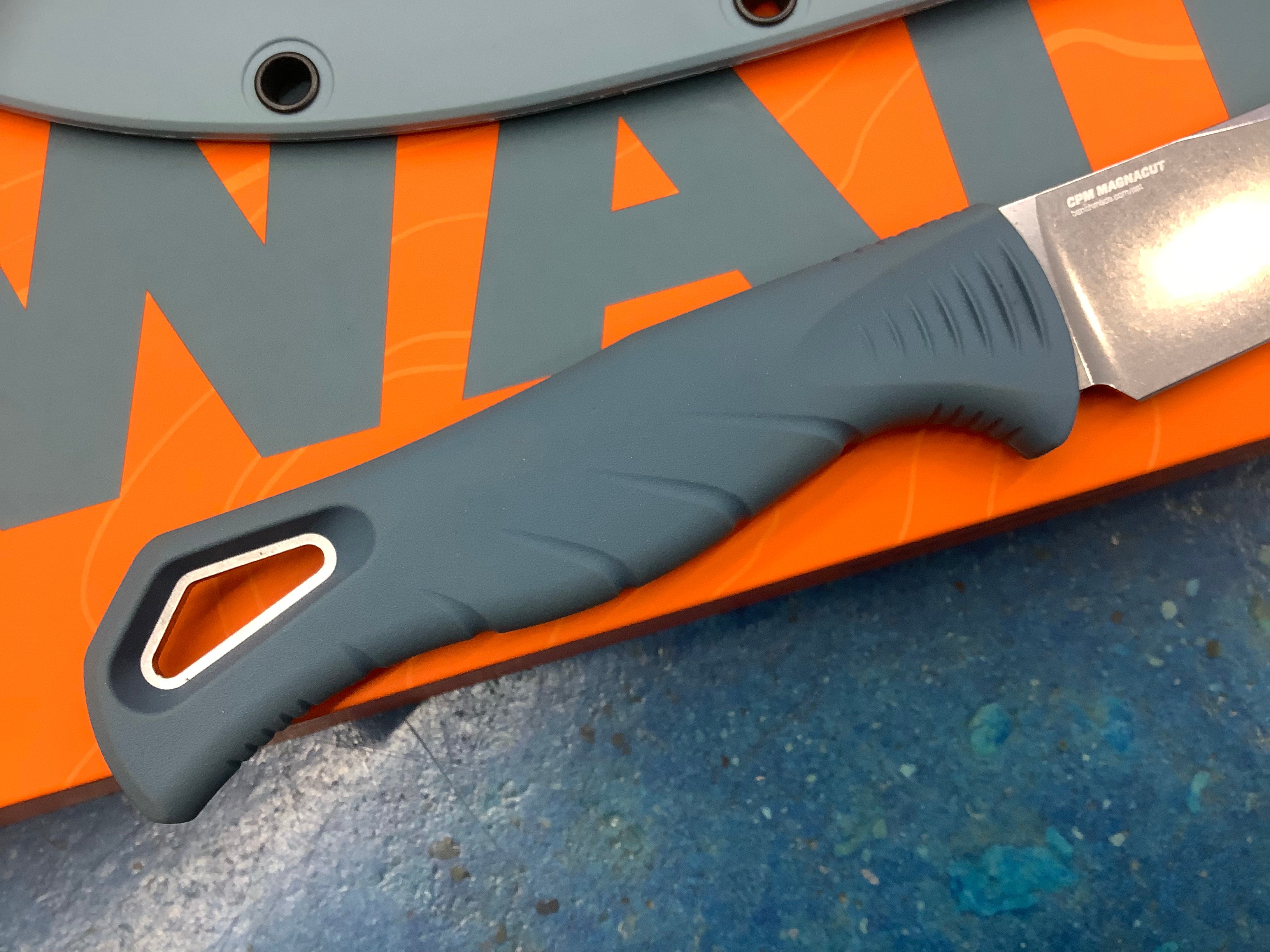 Couteau à lame fixe Benchmade Fishcrafter en CPM MagnaCut 18020