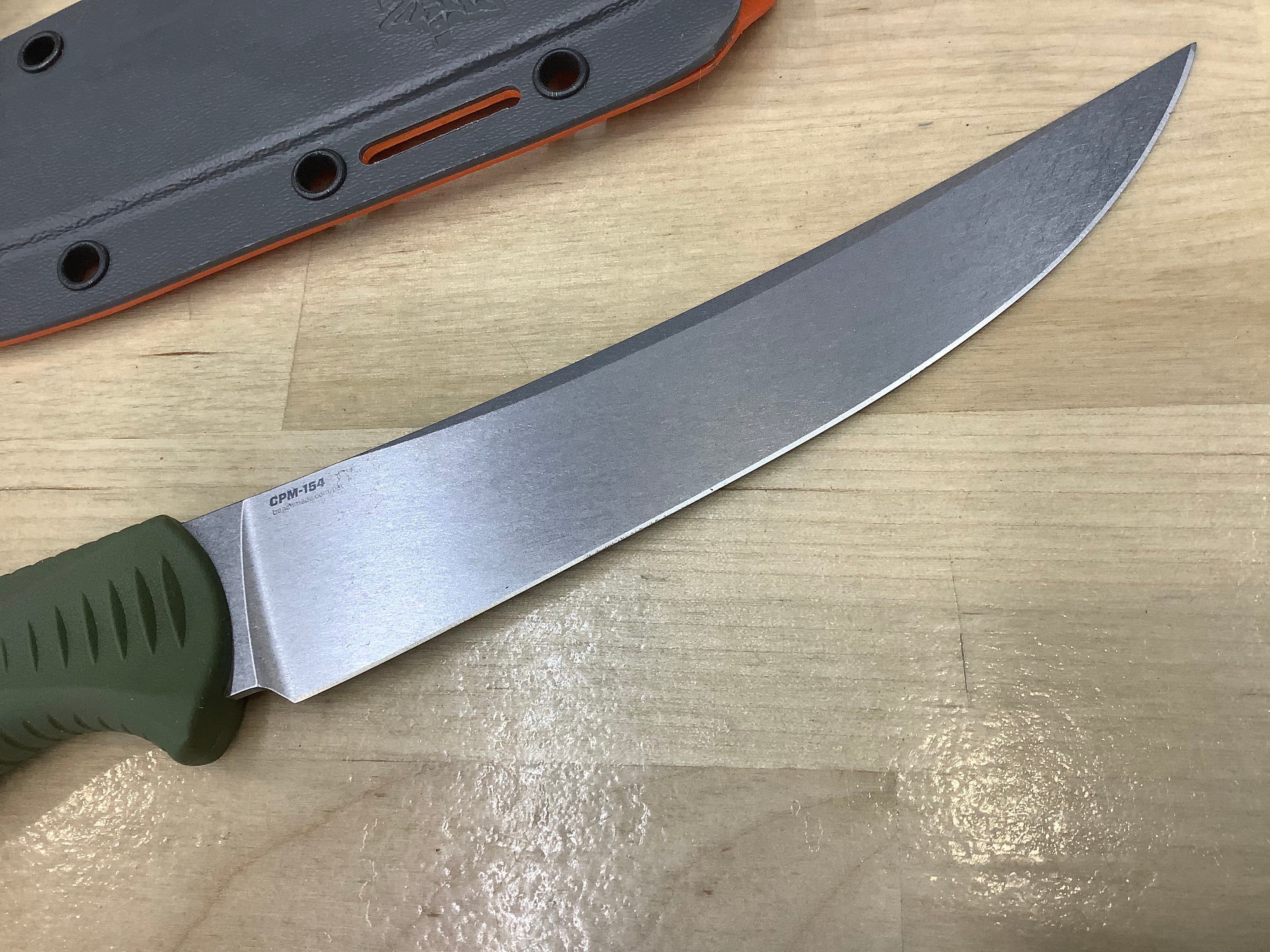 Benchmade Meatcrafter CPM 154 avec Santoprene vert olive foncé 15500-04