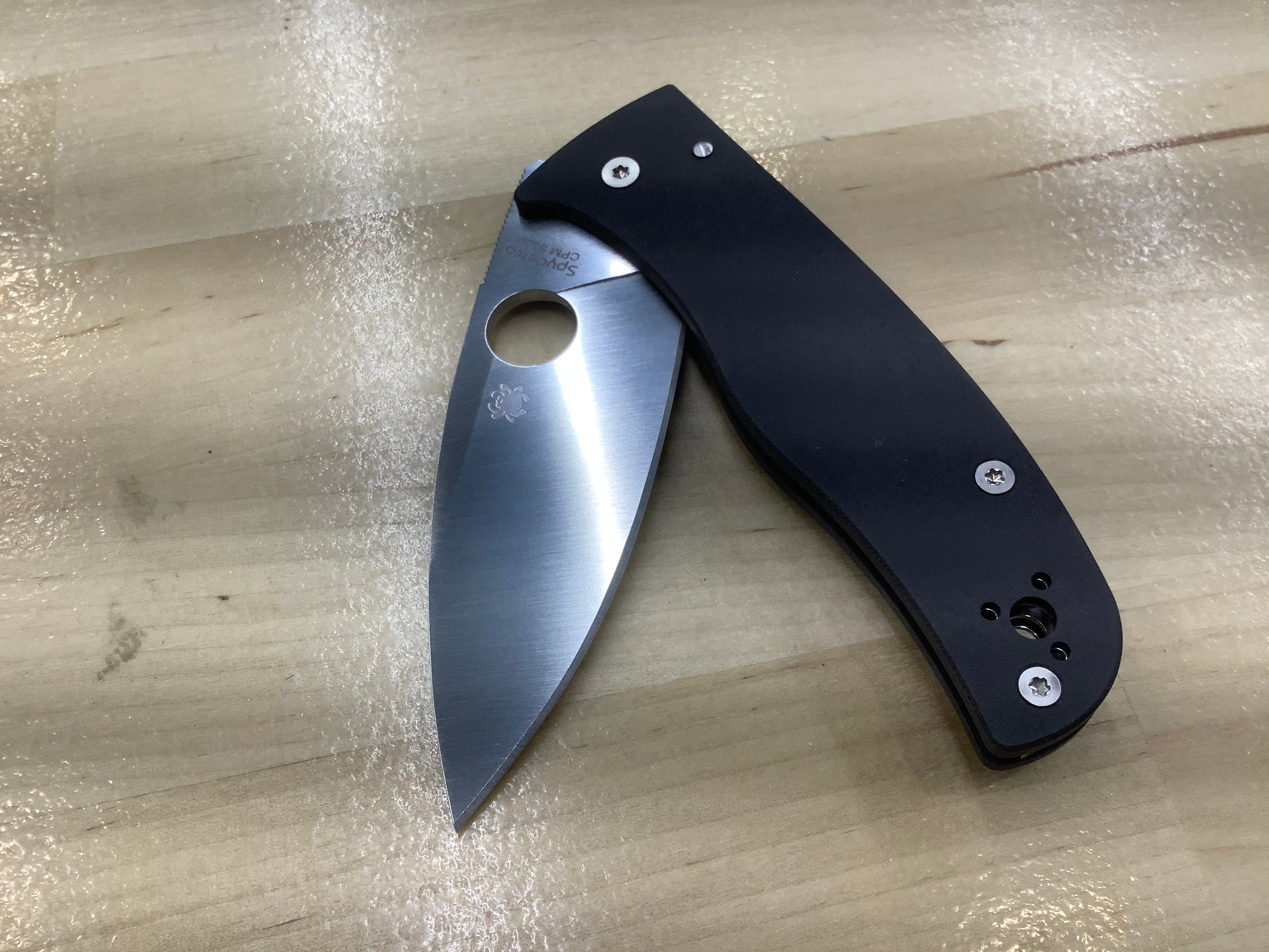 Spyderco Bodacious - CPM S30V - Smooth Black G-10 - C263GP