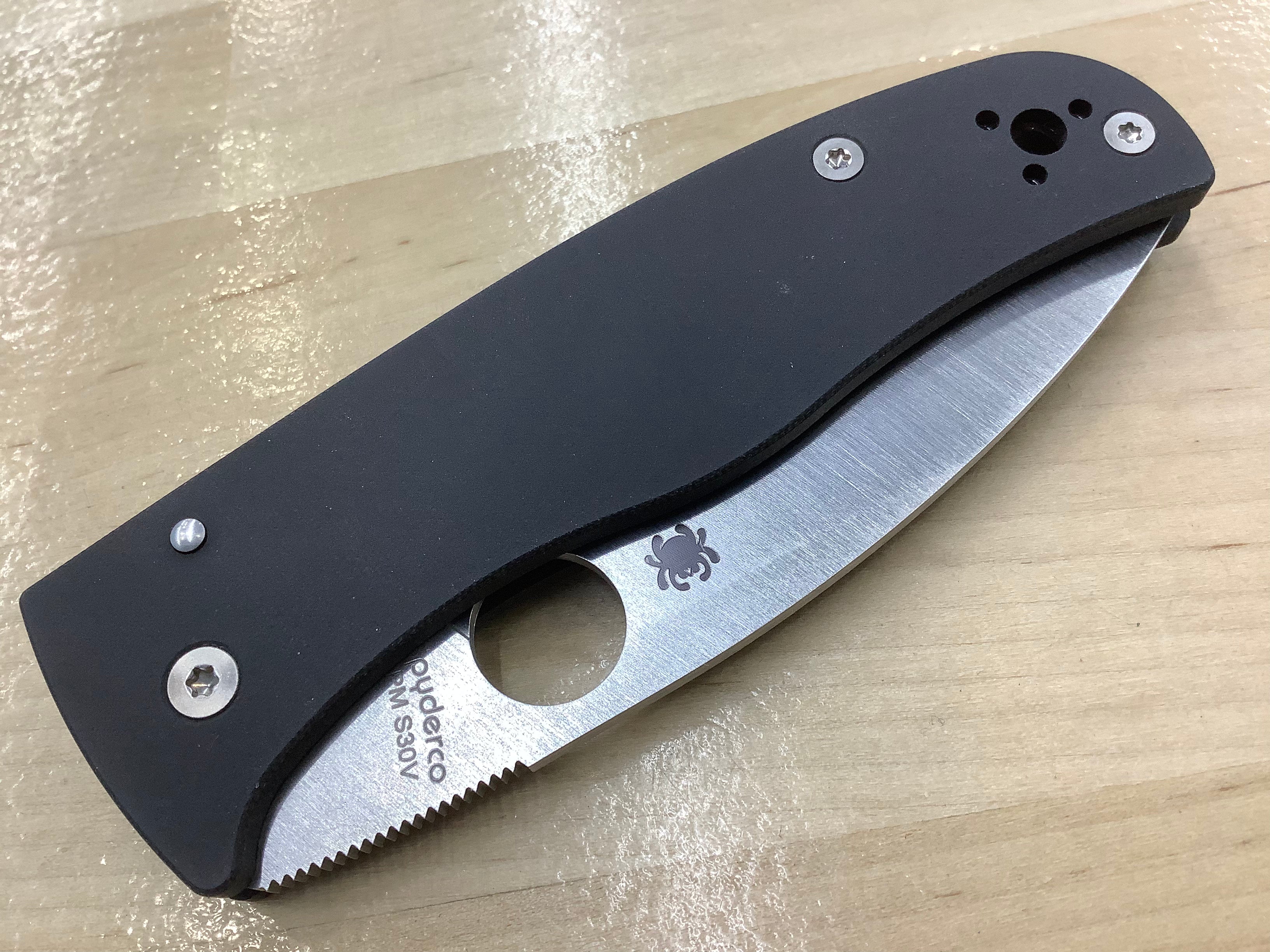 Spyderco Bodacious - CPM S30V - Smooth Black G-10 - C263GP