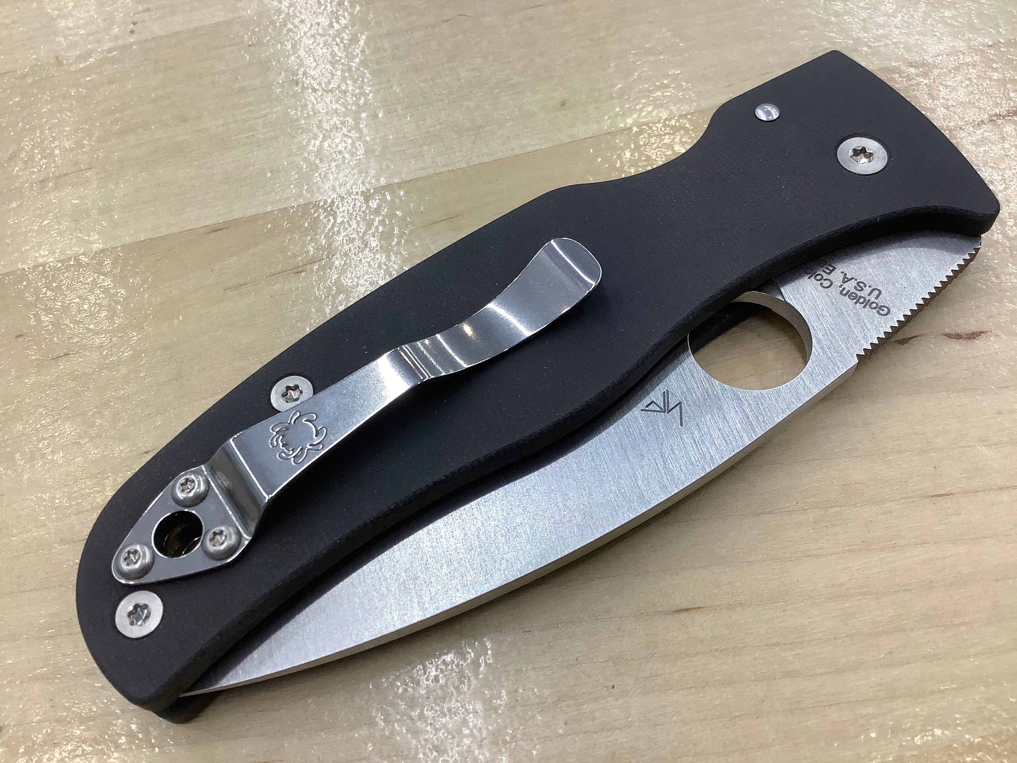 Spyderco Bodacious - CPM S30V - Smooth Black G-10 - C263GP