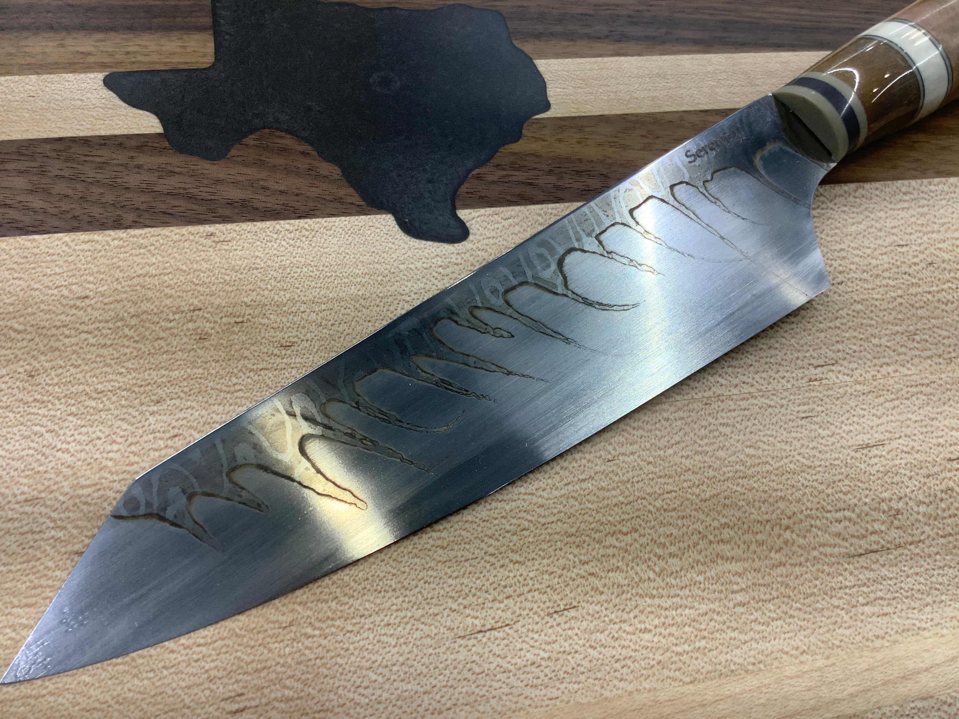 Couteau Baklash Damascus Petty en blanc #1 à haute teneur en carbone avec buis, oosik et bois de cerf teints