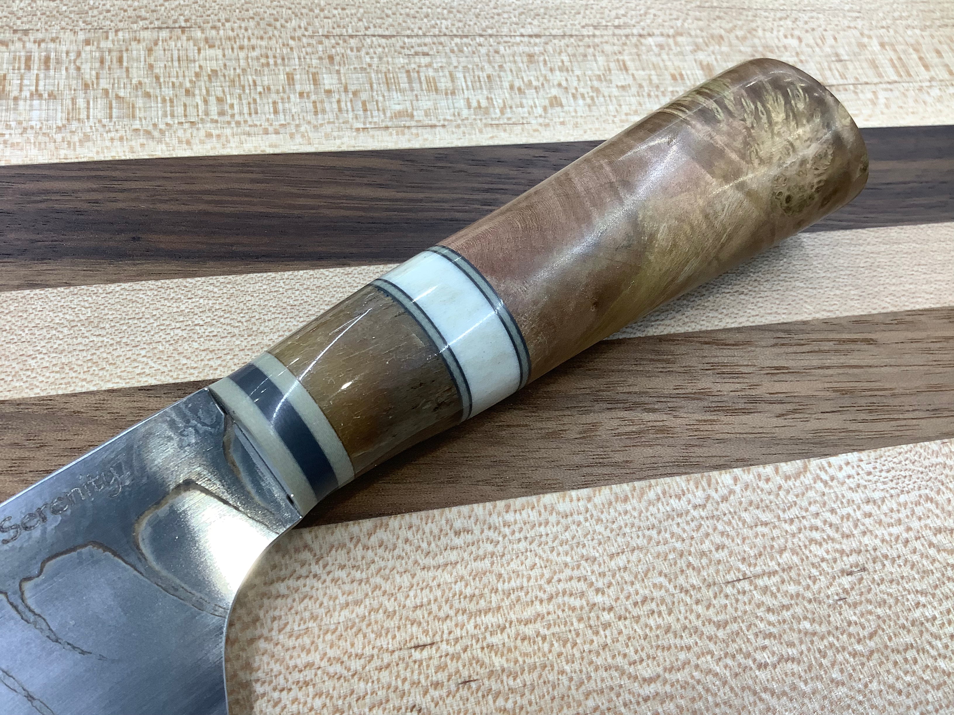 Couteau Baklash Damascus Petty en blanc #1 à haute teneur en carbone avec buis, oosik et bois de cerf teints