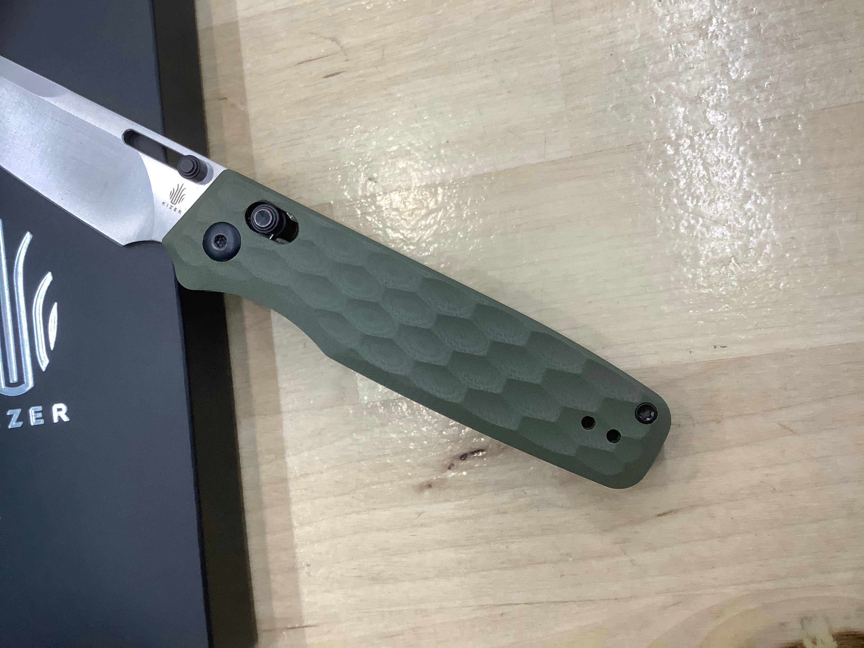 Kizer Vanguard Task Verde oliva G10