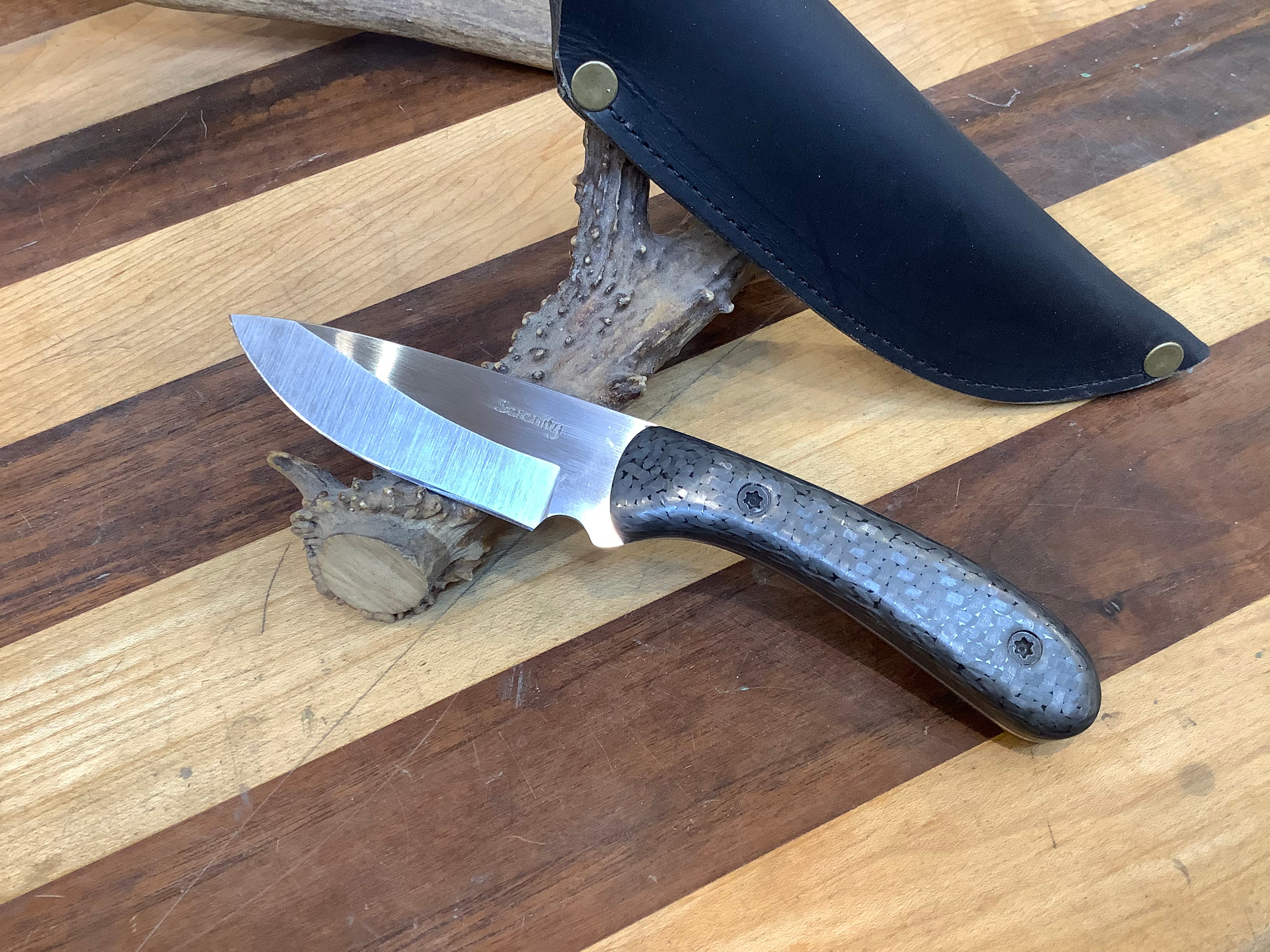 713 Utility Knife in CPM MagnaCut with Carbon Fiber Handle