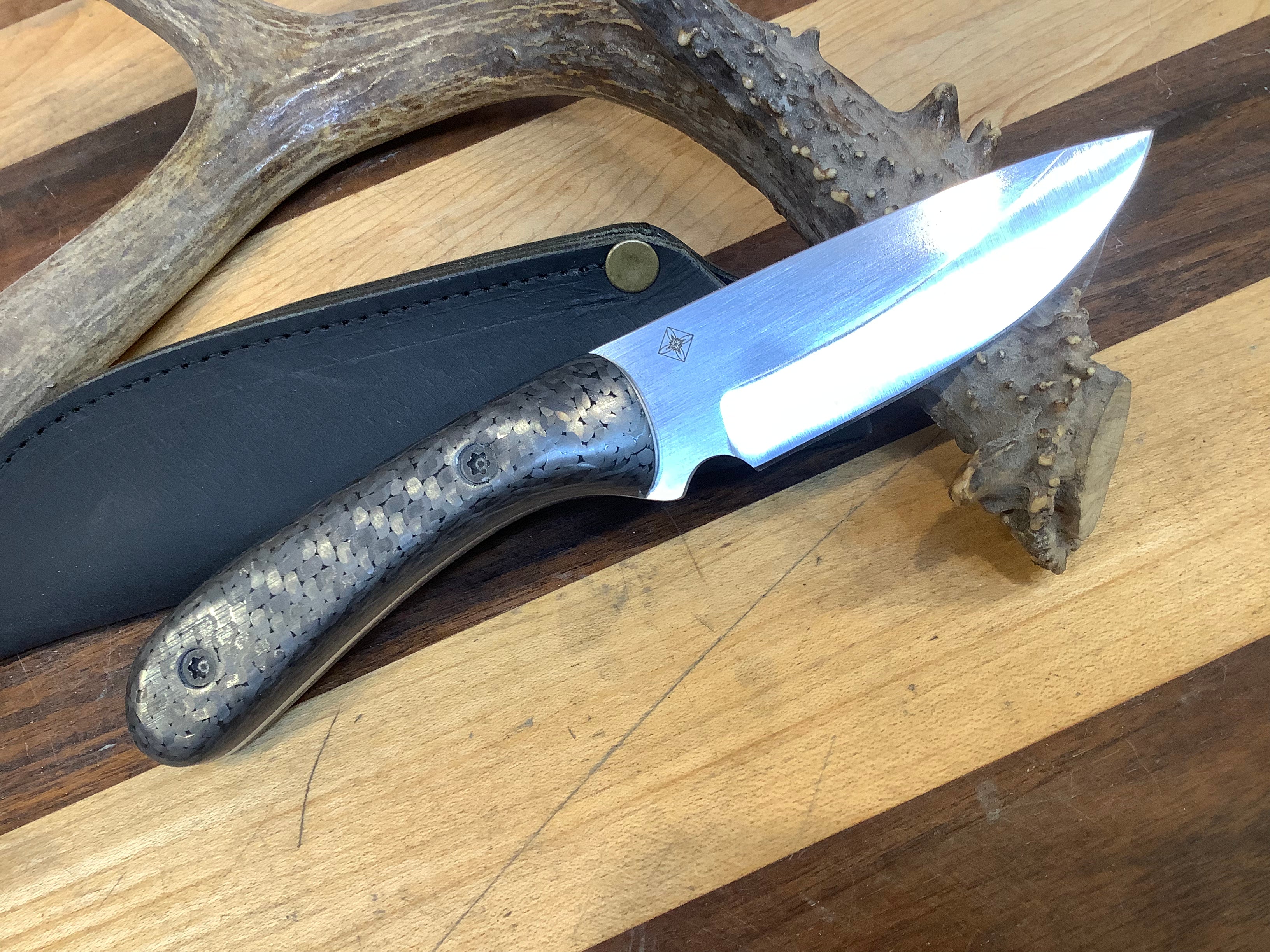 713 Utility Knife in CPM MagnaCut with Carbon Fiber Handle