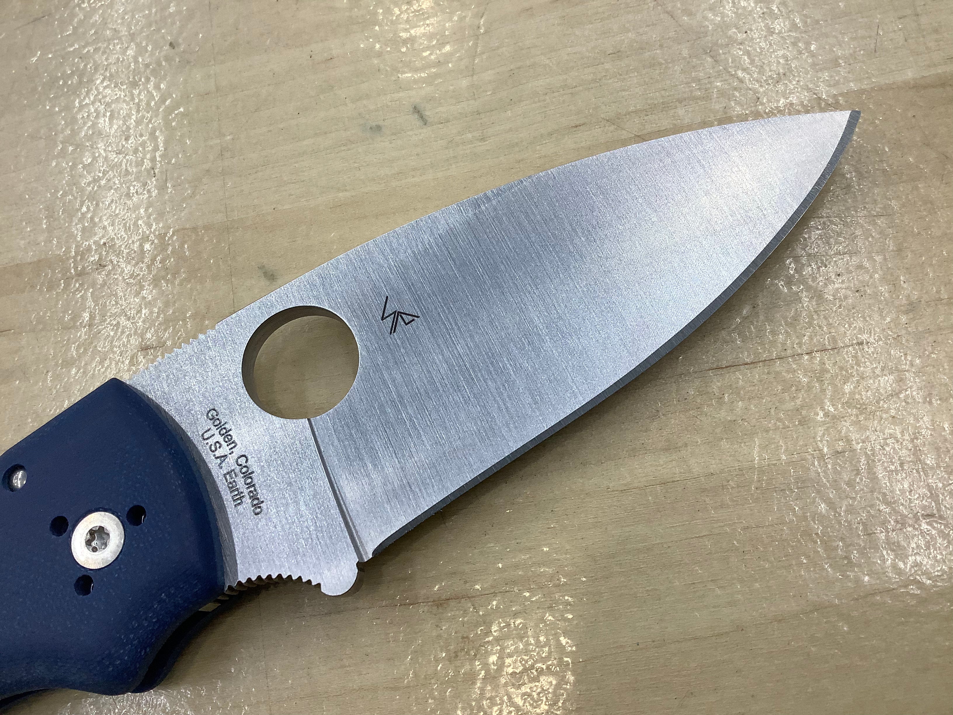 Spyderco Shaman Cobalt - CPM SPY 27 steel and Blue G-10