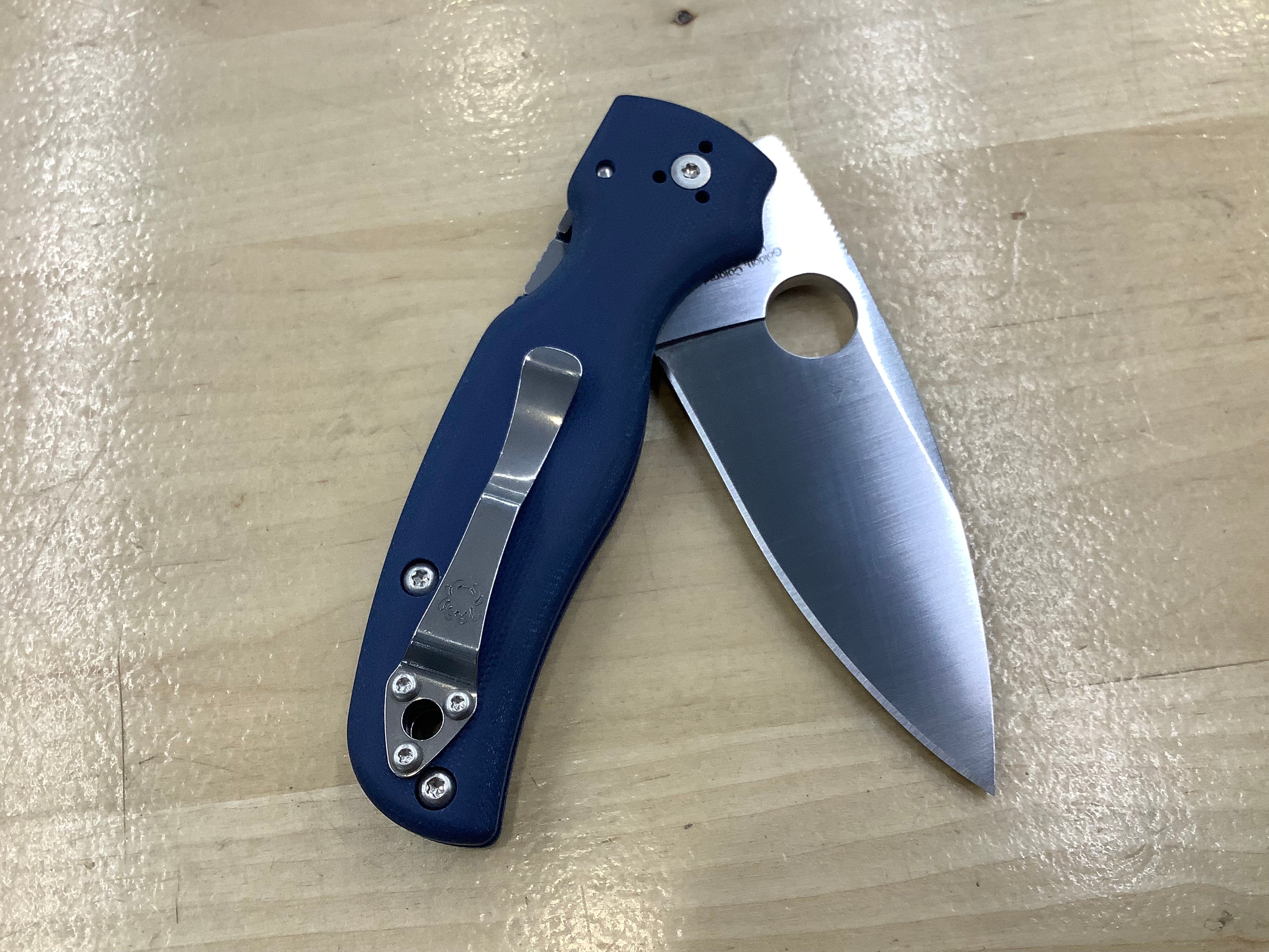 Spyderco Shaman Cobalt - CPM SPY 27 steel and Blue G-10