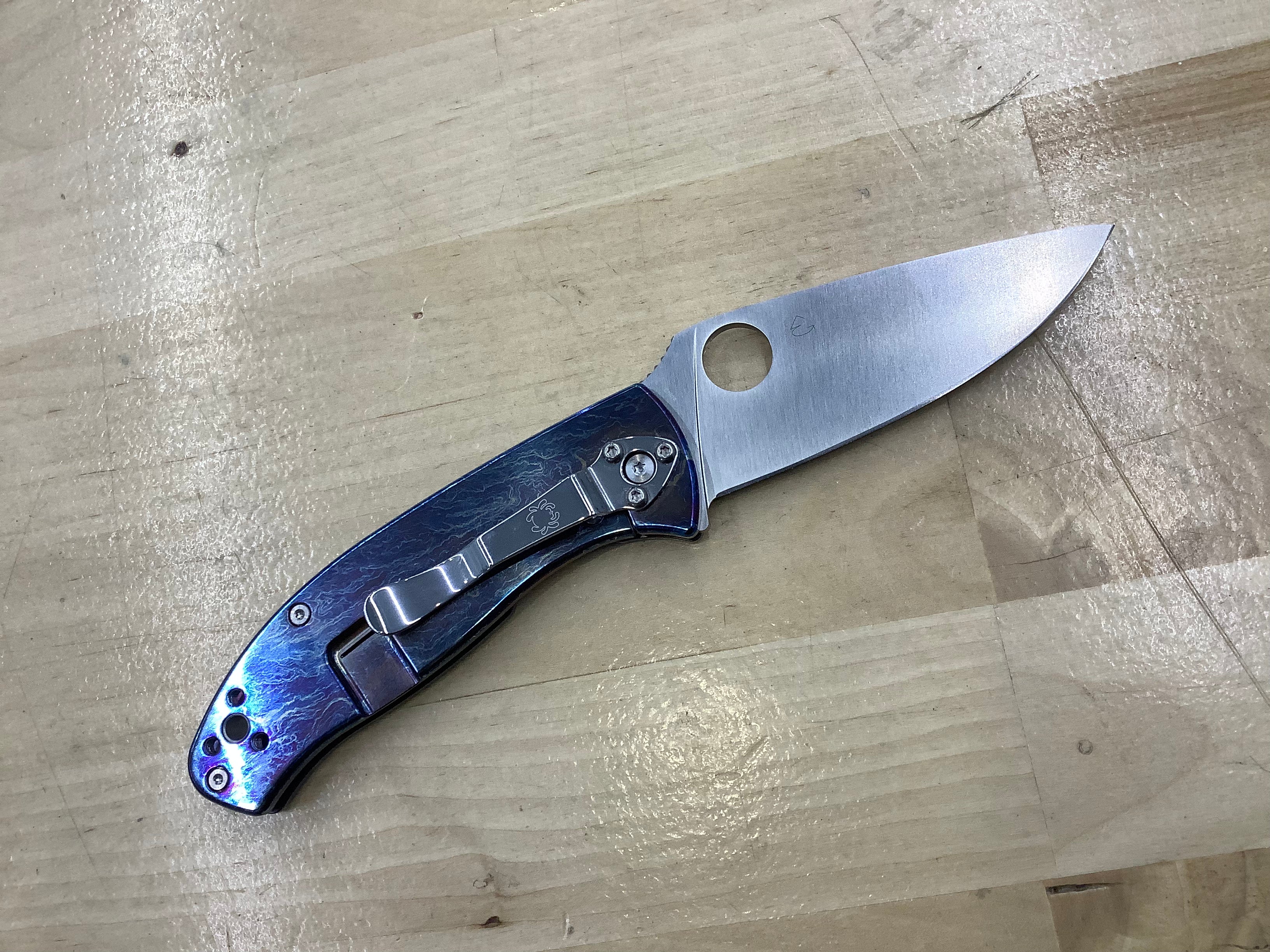 Spyderco Tenacious Titanium Dissary - Satin D2 Blade - C122TIBLD2P