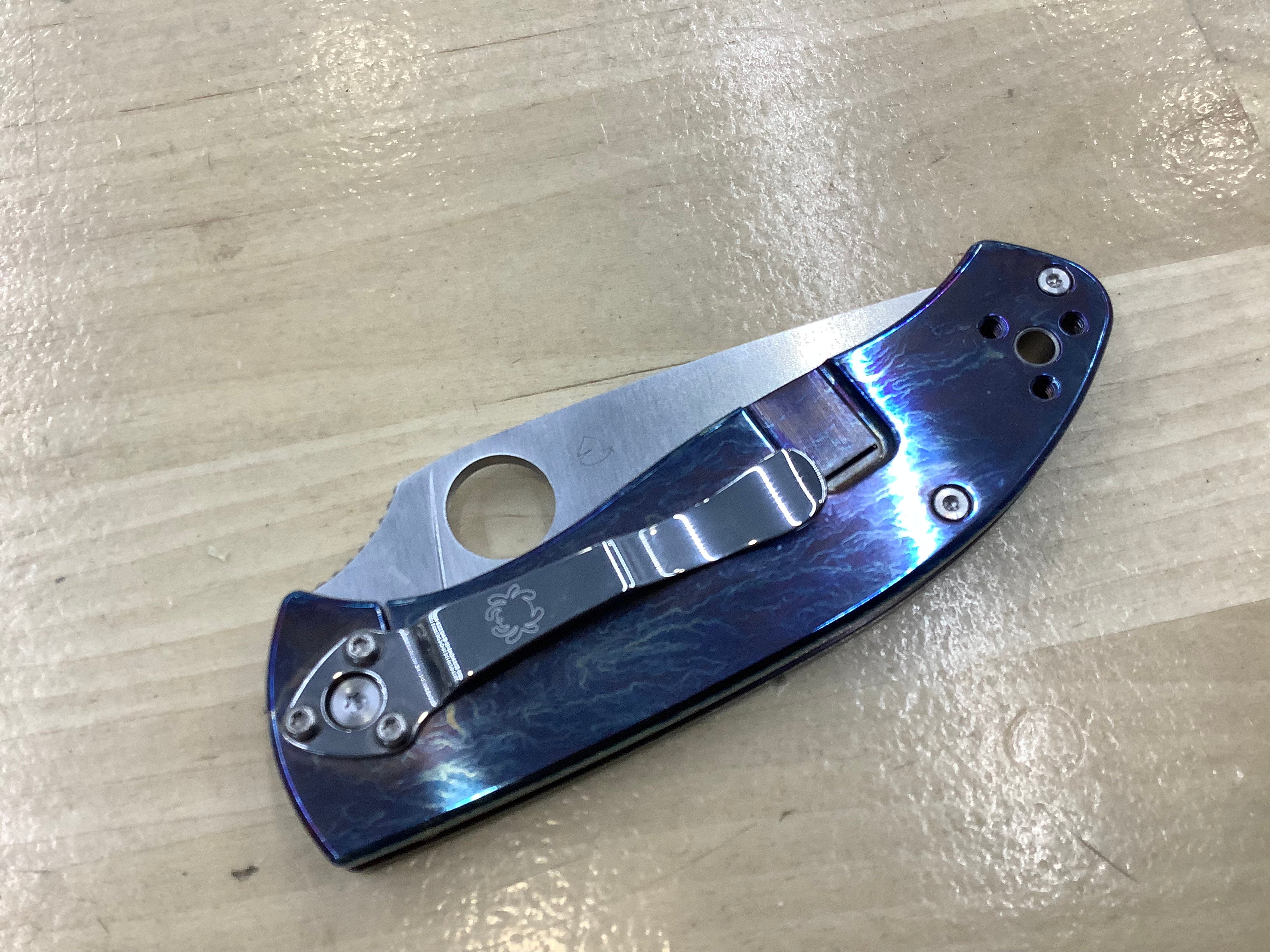 Spyderco Tenacious Titanium Dissary - Satin D2 Blade - C122TIBLD2P