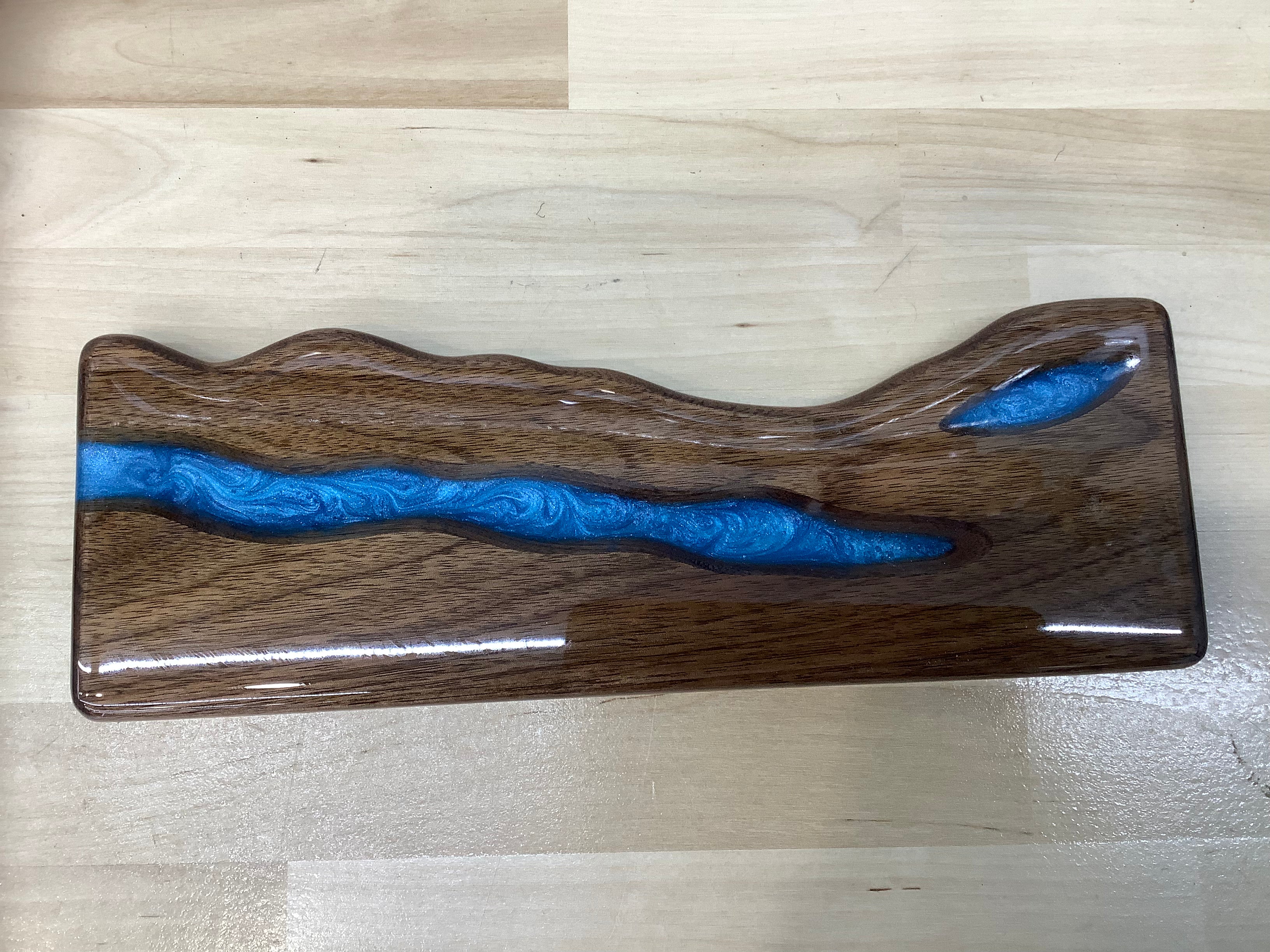 12” Walnut River Pour Magnetic Knife Rack