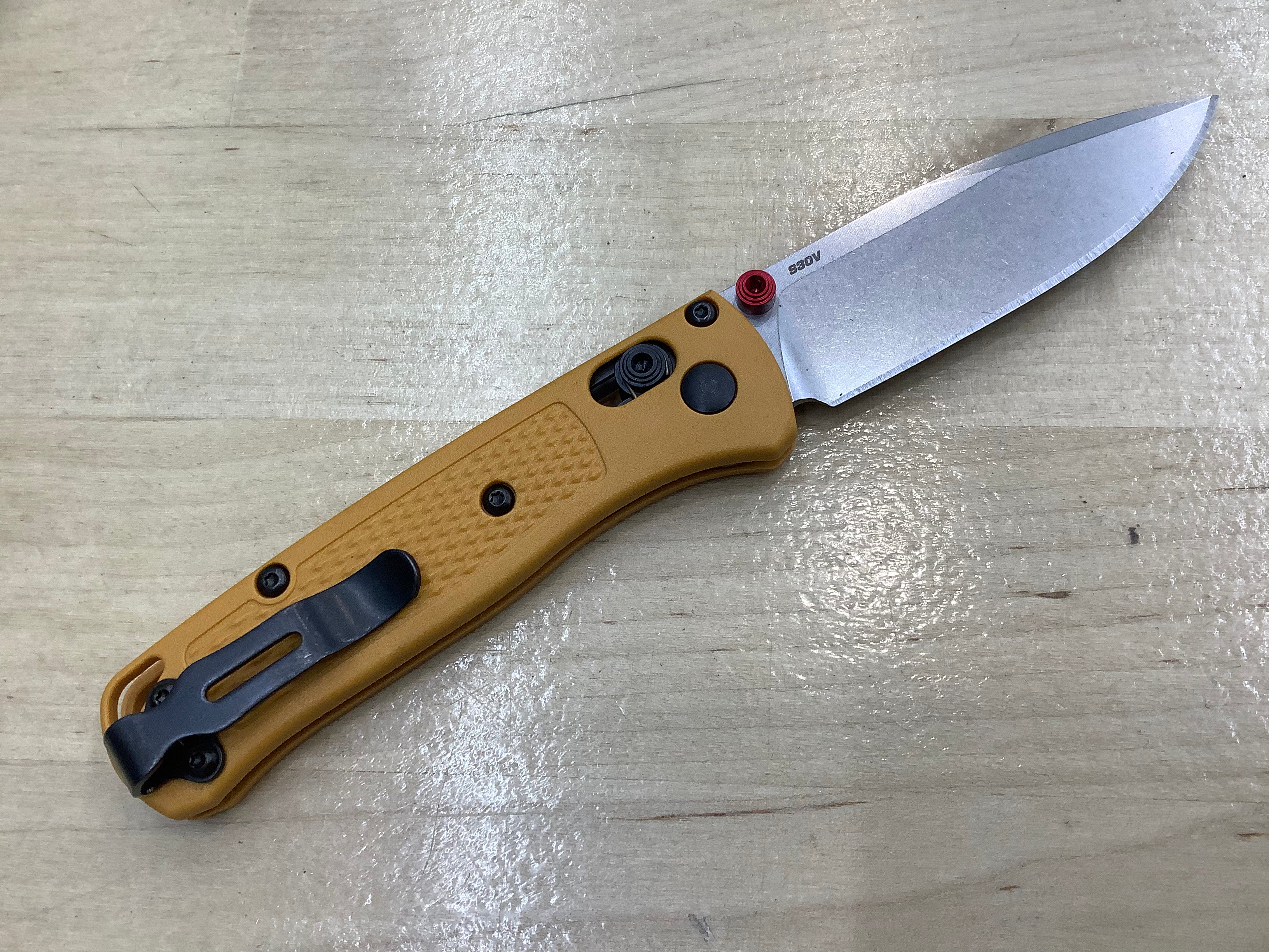 Benchmade Mini Bugout DayBreak Yellow Handle Satin Blade 533-08