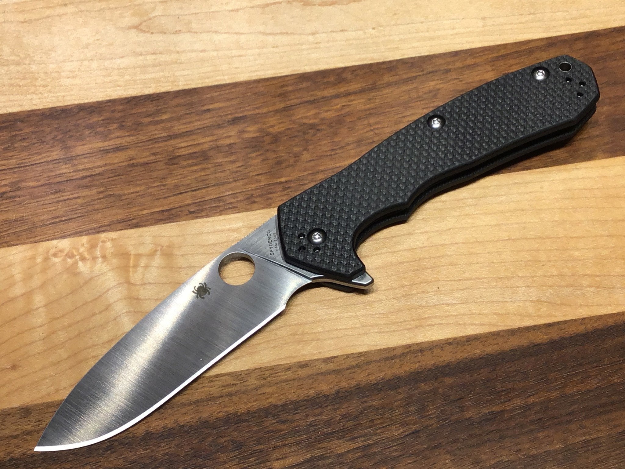 Amalgame Spyderco avec verrouillage par compression en CPM S30V