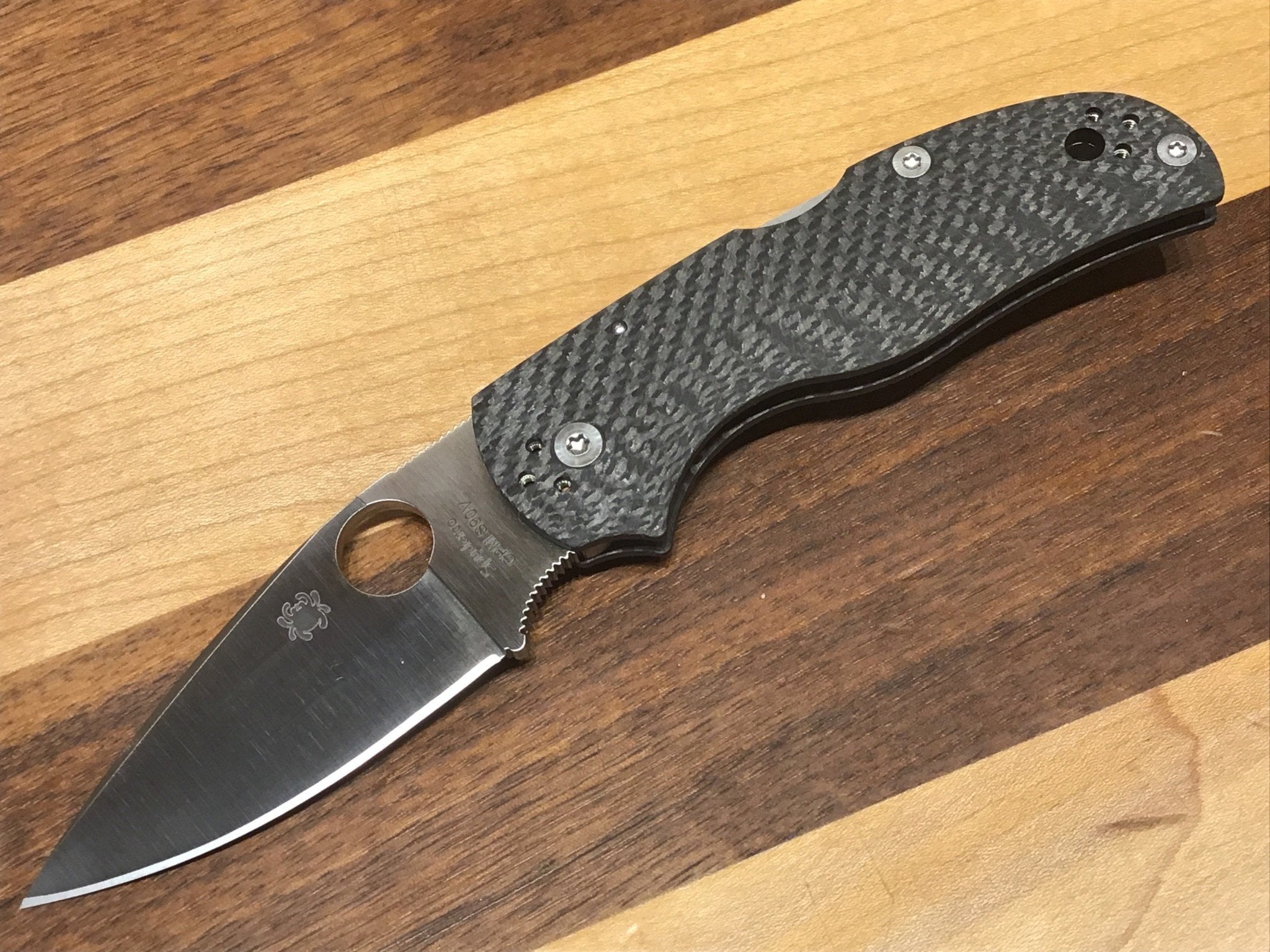 Spyderco Native 5 en fibra de carbono y CPMS90V