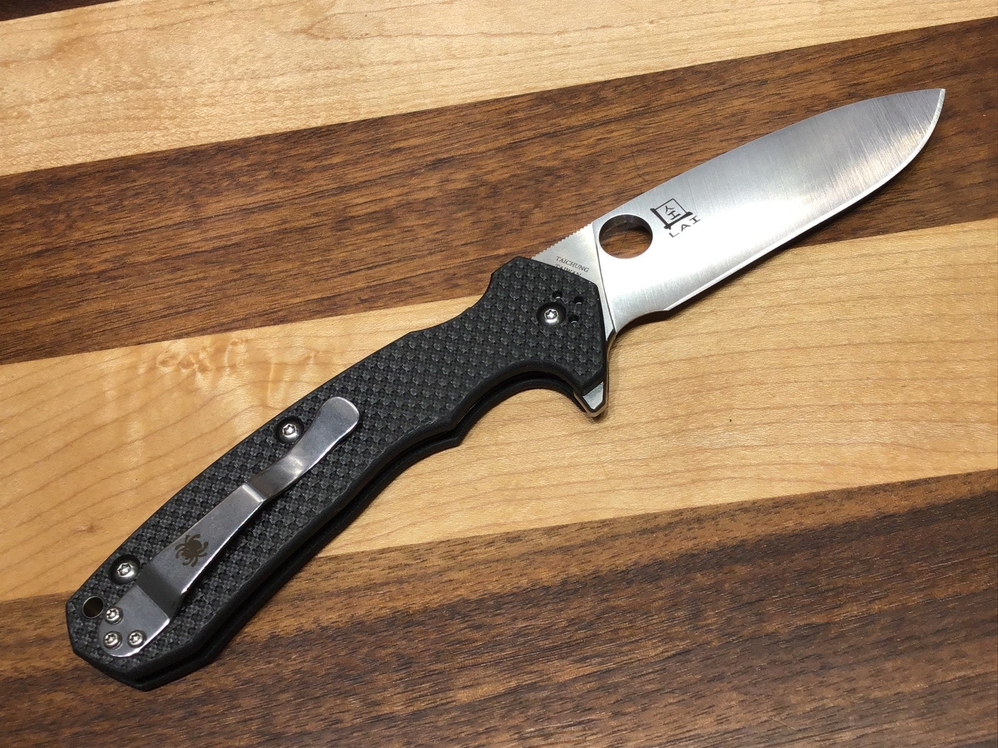 Amalgame Spyderco avec verrouillage par compression en CPM S30V