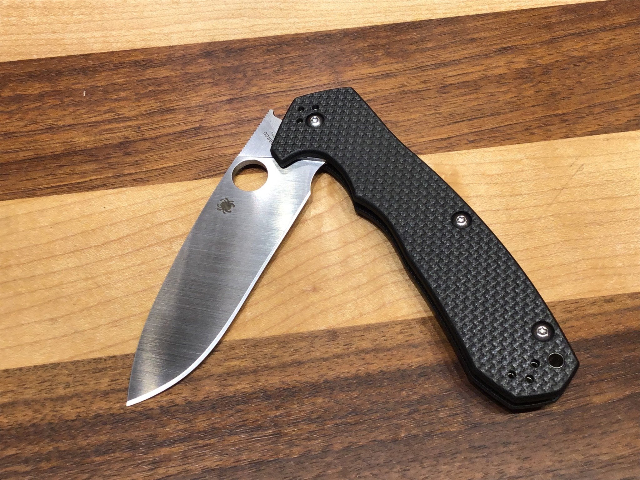 Amalgame Spyderco avec verrouillage par compression en CPM S30V