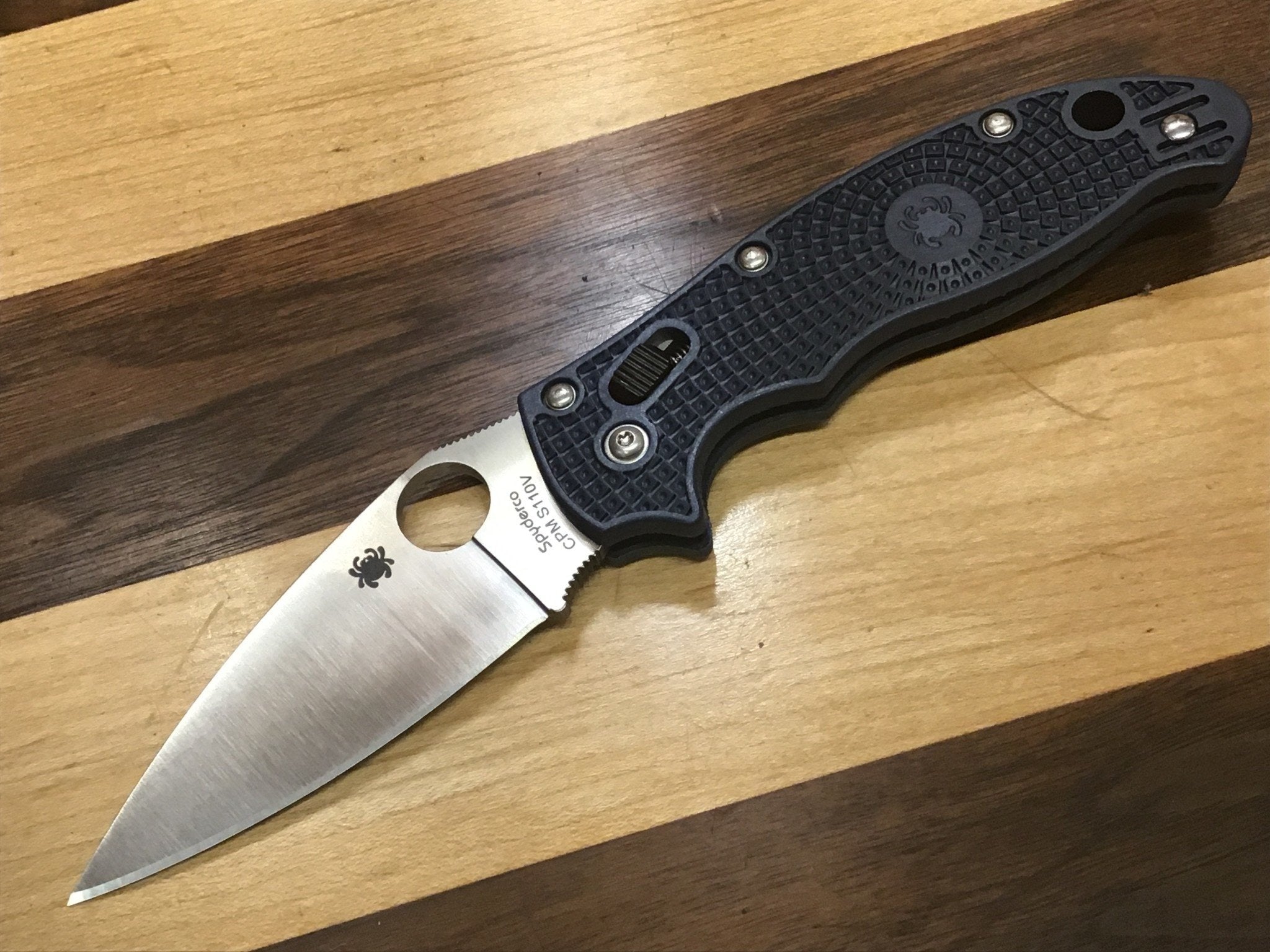 Spyderco Manix 2 en CPM S110V avec FRN bleu foncé