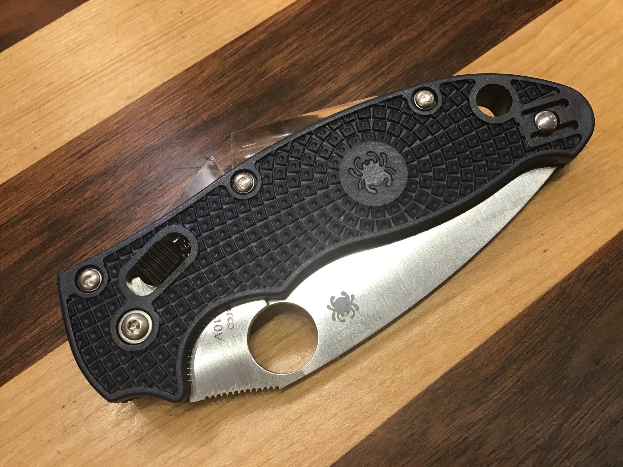 Spyderco Manix 2 en CPM S110V avec FRN bleu foncé