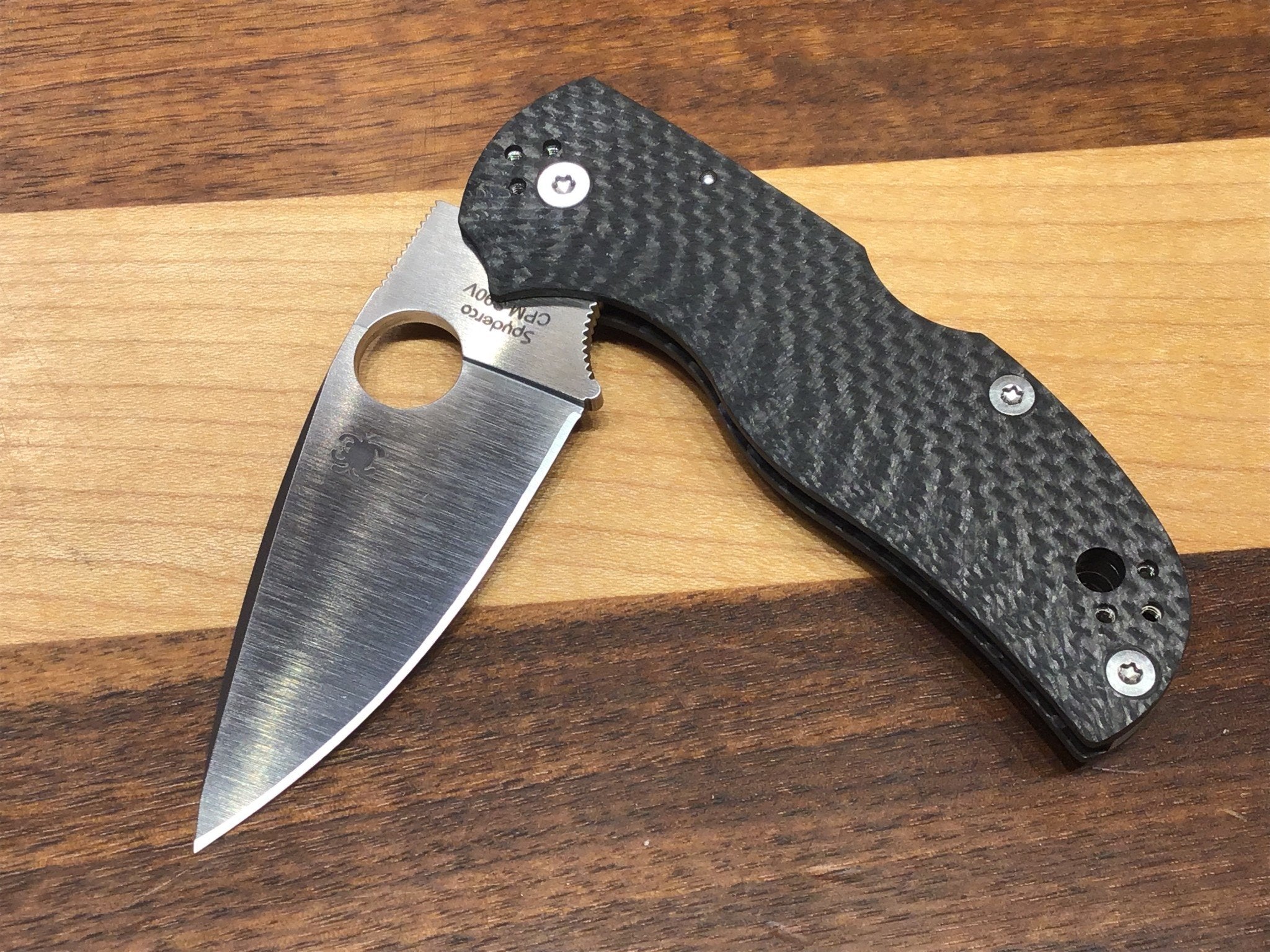 Spyderco Native 5 en fibre de carbone et CPMS90V