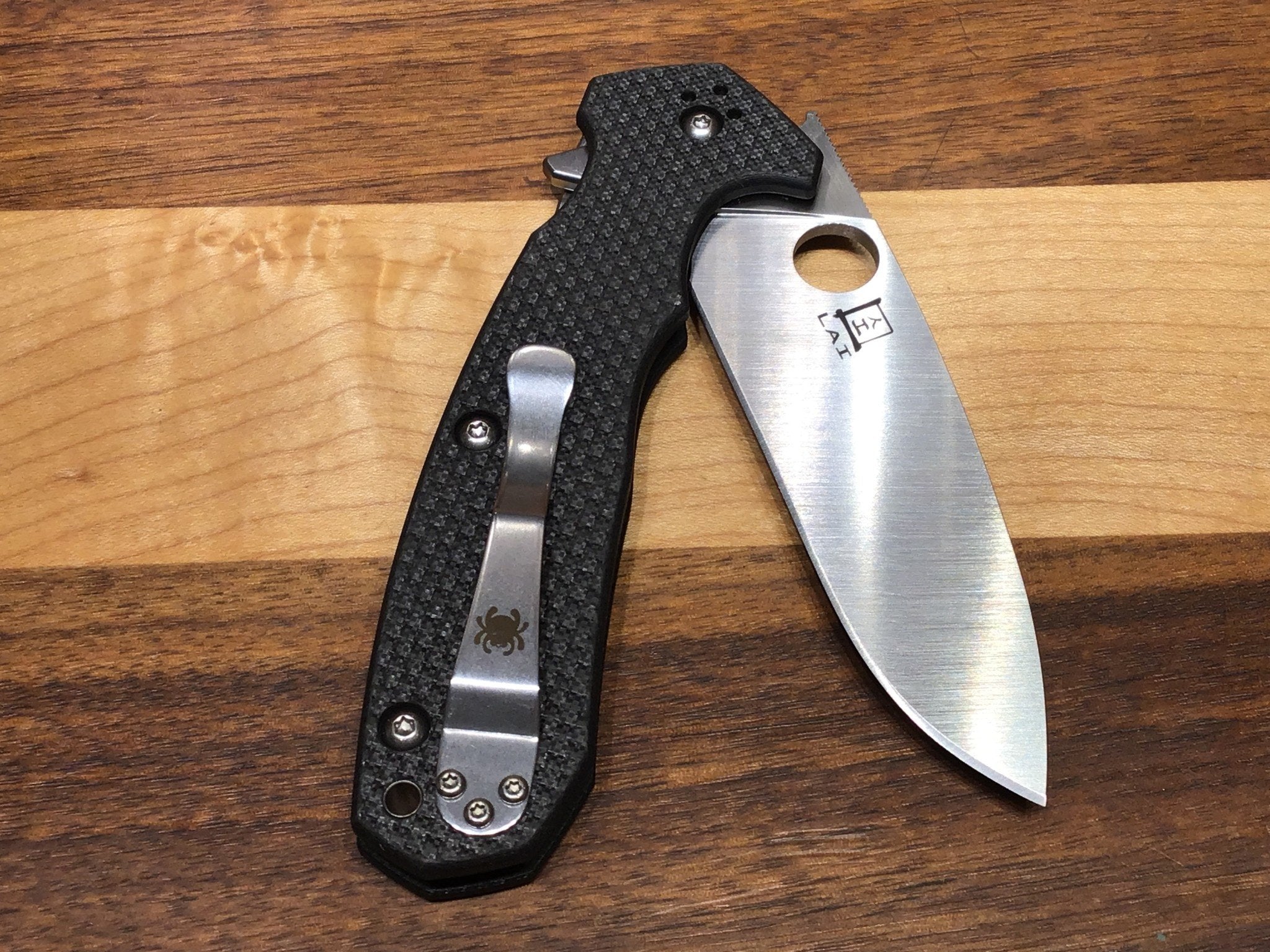 Amalgame Spyderco avec verrouillage par compression en CPM S30V