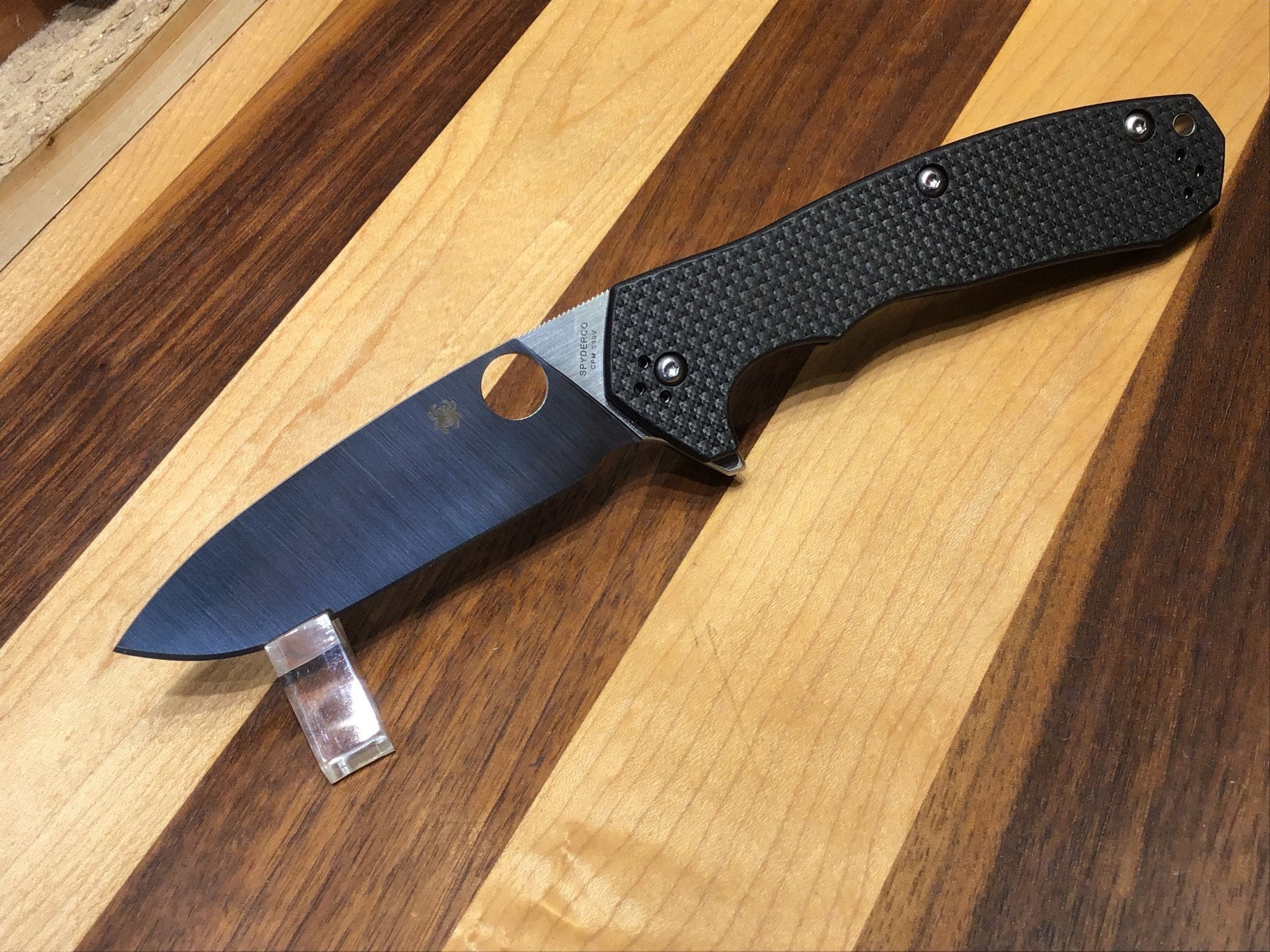 Amalgame Spyderco avec verrouillage par compression en CPM S30V